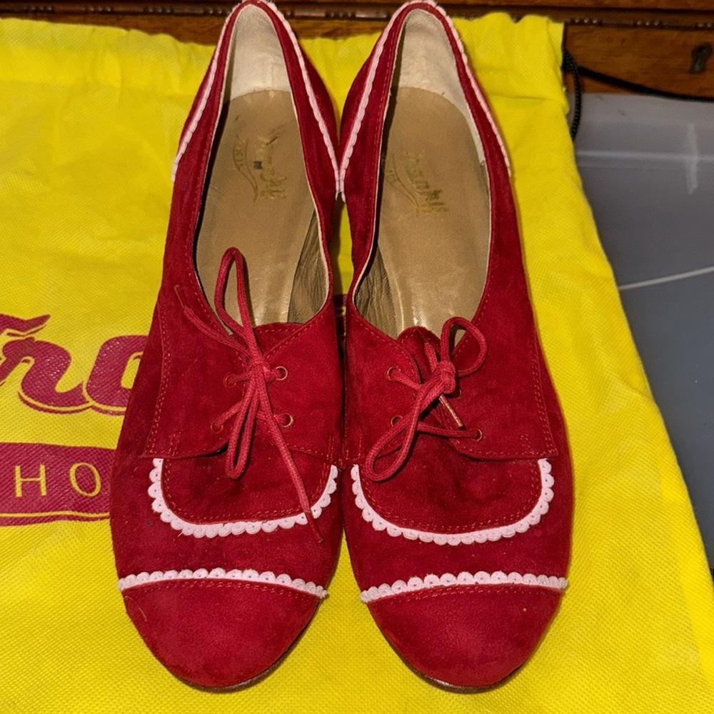 Tranky Shoes red suede dance shoes